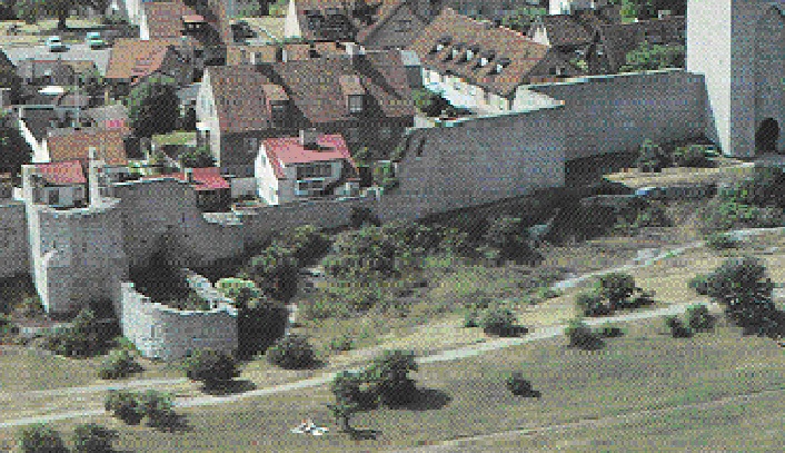 Där murraset syns fanns Sadeltorn 28. Bild från Visby stadsmur.