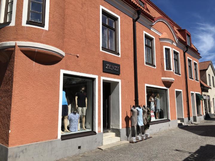 Adelsgatan 25, Zenzi, Ruin Tattoo.