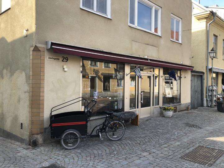 Adelsgatan 29, Fröjel Retro & Art.